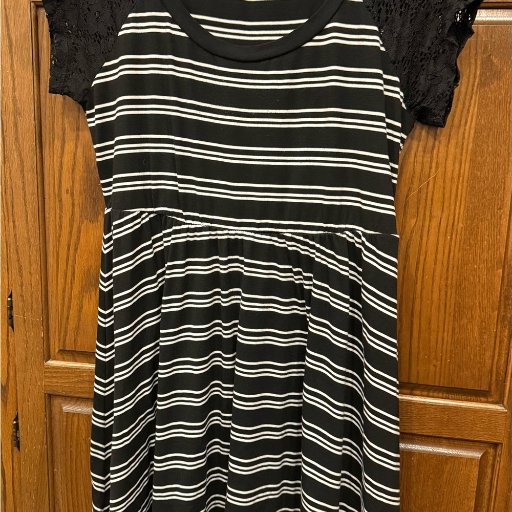 Torrid Dress 1X Black White Stripe Lace Short Sleeves